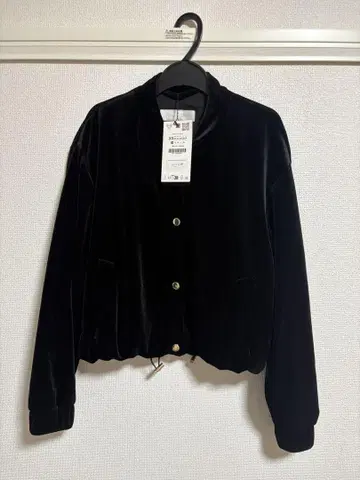 ZARA 블랙 벨벳 봄버 자켓 사이즈 XS