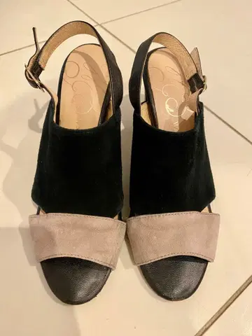 워싱턴 앵클 스트랩 샌들 블랙 그레이 22.5cm