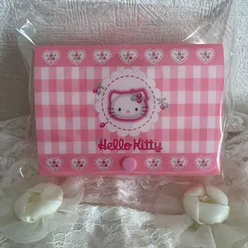 헬로키티 체크 무늬 하트 디자인 카드 케이스