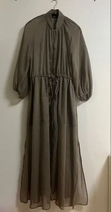 Dresslave 드레스 스크래치 오간자 베이지 롱 가디건