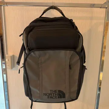 THE NORTH FACE 그레이 백팩