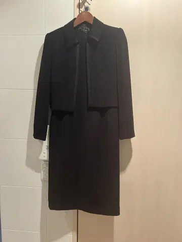 블랙 원피스 슈트