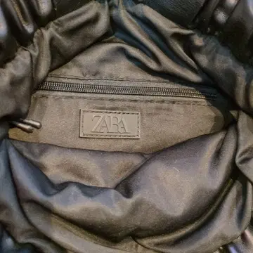ZARA 블랙 드로우 스트링 백 럭색