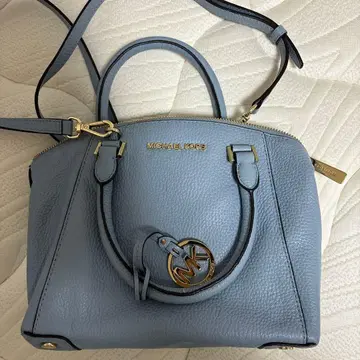 MICHAEL KORS 라이트 블루 숄더백