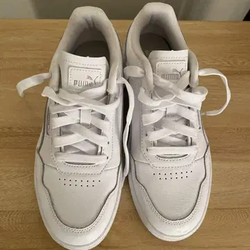 PUMA 화이트 스니커즈 미사용 새상품 24.5