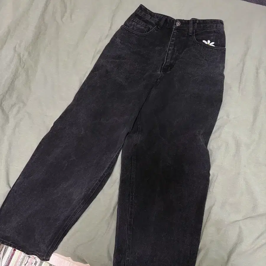 Labros Daisy Baggy Pants Black S on Bunjang Global Site.