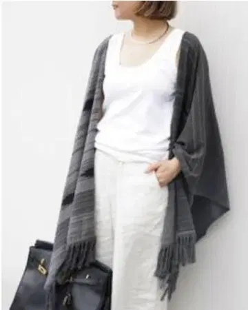 Deuxieme Classe 모티프 판초