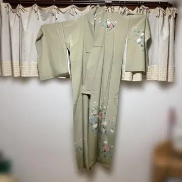 연한 녹색 꽃무늬 자수 호몬기