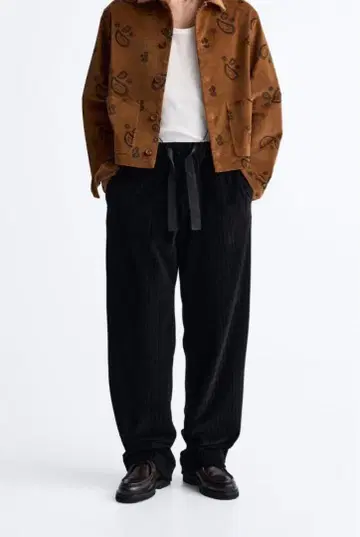 택 포함 미사용 새상품 ZARA 블랙 스트라이프 이지 팬츠 M