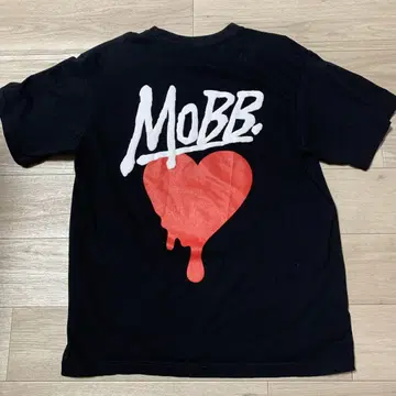 MOBB. 하트 프린트 T셔츠 블랙 L 사이즈