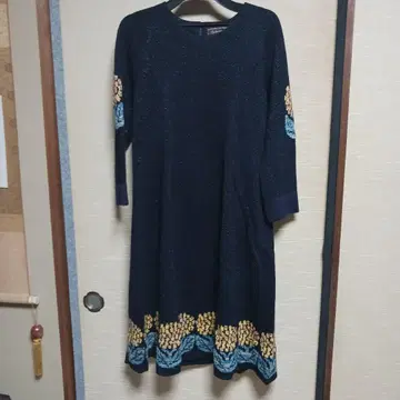 사이토 토요코 라메 믹스 블랙 원피스 꽃무늬 자수 긴팔