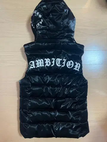 아담스 저글러 AMBITION 후드 부착 블랙 다운 베스트