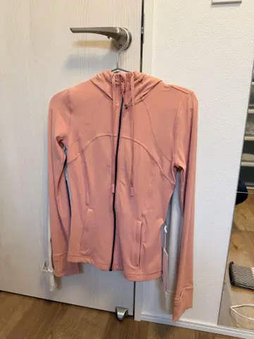 Lululemon define pink puffy size2