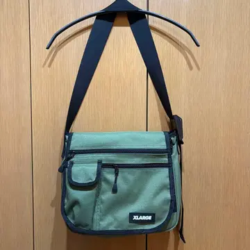 XLARGE 카키 숄더백