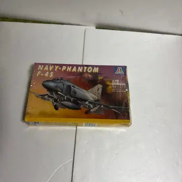 Italeri NAVY PHANTOM F-4S 1/72