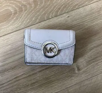 Michael Kors 화이트 3단 폴더형 지갑