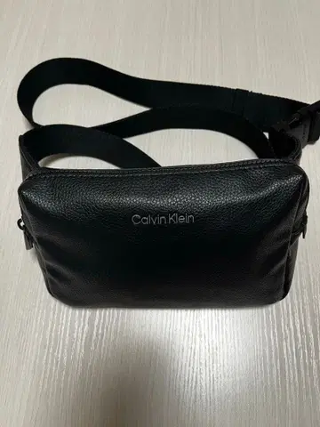 [ 컨디션 최상 ] Calvin Klein 블랙 바디백