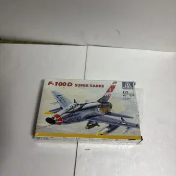 ITALERI F-100D SUPER SABRE 1/72