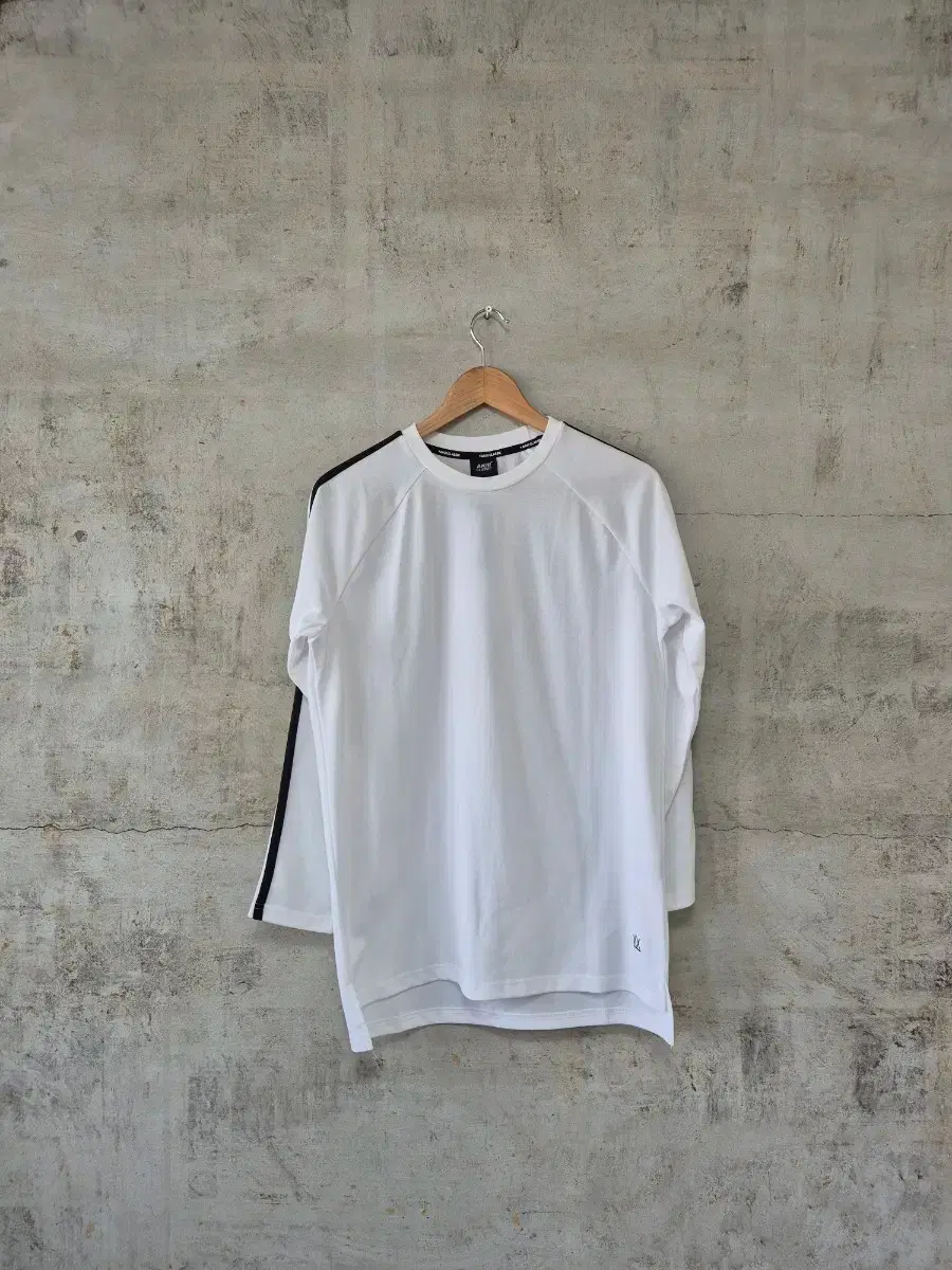 AKICLASSIC plain white long-sleeved t-shirt