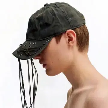 P.L.N. STRING CAP 오일 스킨 nubian