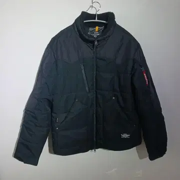 BURTLE 블랙 다운 자켓