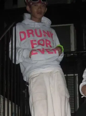 DRUNK FOR EVER 그레이 후디 가격 인하 가능