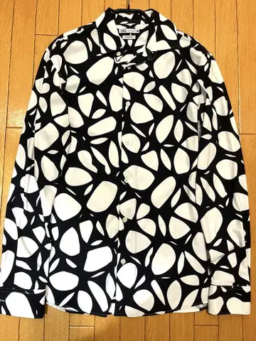 ZARA 블랙 화이트 무늬 긴팔 셔츠 S 사이즈