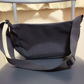 블랙 나일론 숄더백