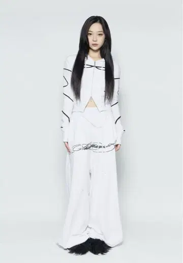 S embroidery ribbon pants & hoodie white