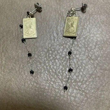 메달 참 스퀘어 롱 귀걸이 S925