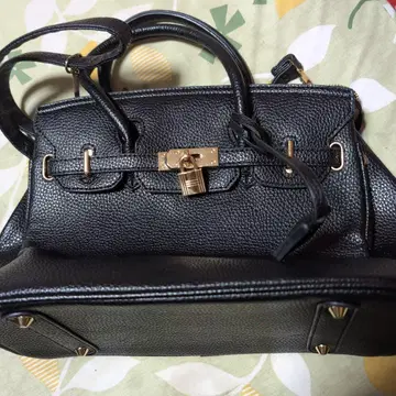 블랙 가죽 숄더백