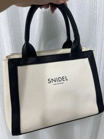 SNIDEL 아이보리 블랙 핸드백