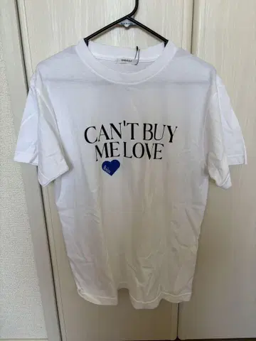 CAN'T BUY ME LOVE 화이트 T셔츠