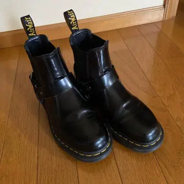 닥터마틴 사이드 고어 부츠 블랙 가죽 통굽