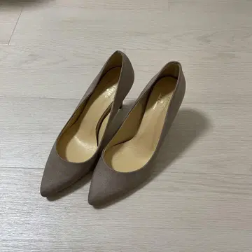 SHIPS 모카 베이지 스틸레토 하이힐