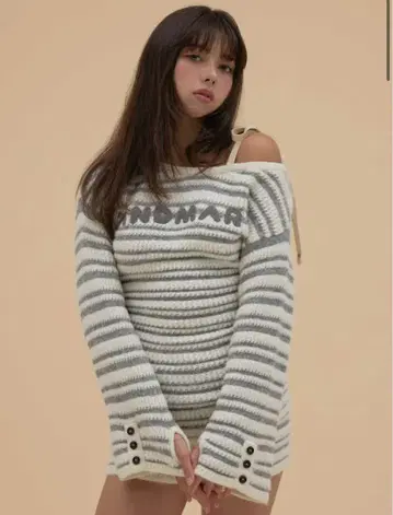 andmary Connie one shoulder set up