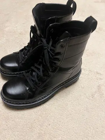 ZARA 블랙 통굽 레이스업 부츠