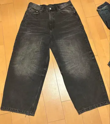 H&M SUPER BAGGY 다크 그레이 36/30 수염 있음