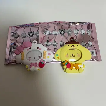 산리오 사진 배치 포함 마스코트 딸기 신문 코기뮨 폼폼푸딩