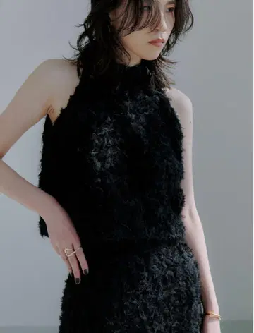 자수 아메슬리 블라우스 블랙