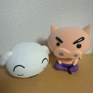 시로와 부리부리자에몽의 피규어