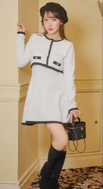 미셸 마카롱 바이 컬러 니트 원피스 화이트칼라
