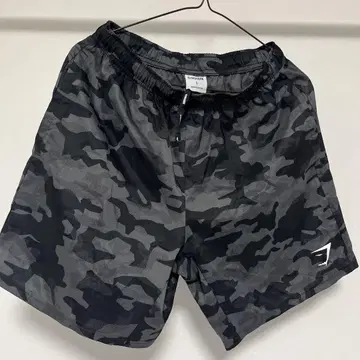 GYMSHARK 카모플라쥬 숏팬츠