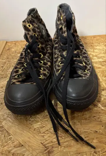 CONVERSE ALL STAR 레오파드 무늬 하이컷 스니커즈