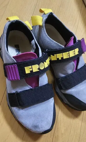 FRONTEER 스니커즈 24cm