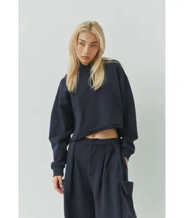 alexiastam 크롭 데미지 후디