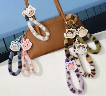 CRYBABY Wild but Cutie 폰참 모듬