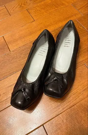 [ 새상품급 ] 핏핏 발레 슈즈 가죽 블랙 리본 24.5cm