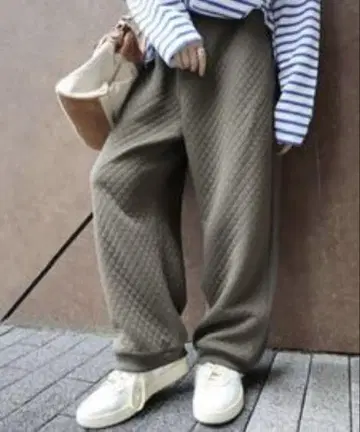 NOV 팬츠 카키색