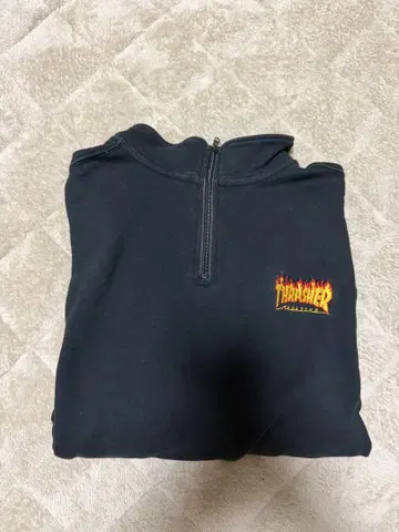 THRASHER 블랙 하프 지퍼 맨투맨